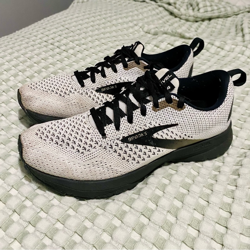 Brooks Revel 4 Road Running Shoe